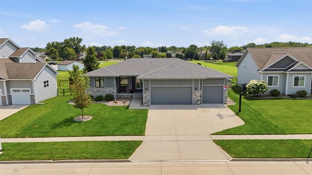 1716 Falcon Drive, Polk City, IA 50226
