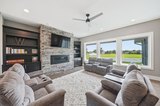 1716 Falcon Drive, Polk City, IA 50226