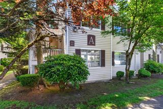 19230 Forest Park Drive NE #A201, Lake Forest Park, WA 98155