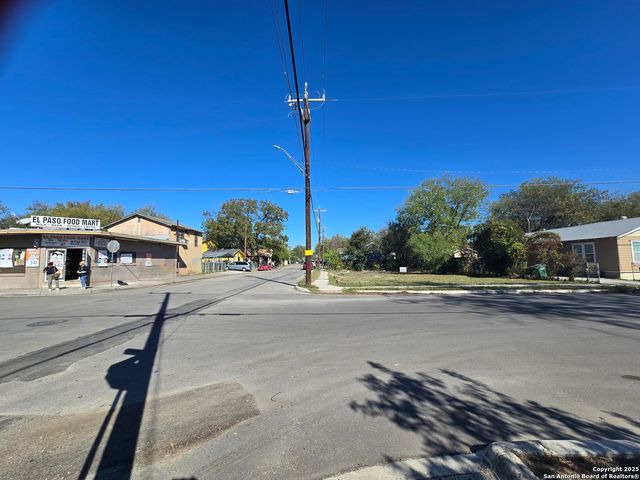 2021 El Paso, San Antonio, TX 78207