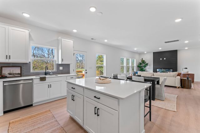 3132 Gravity Drive, Columbia, TN 38401