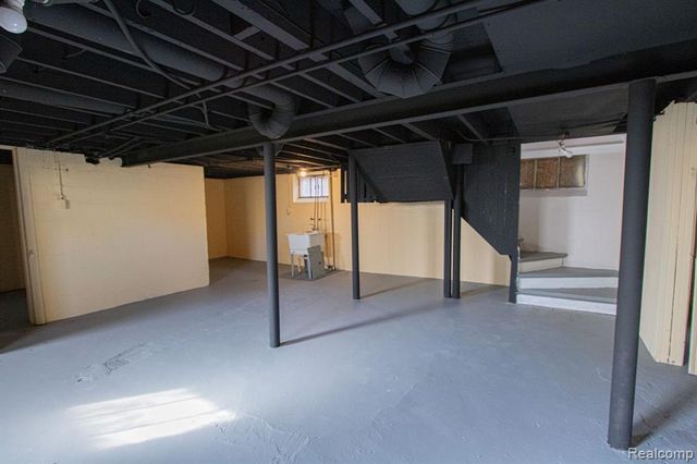 18403 Santa Rosa Drive, Detroit, MI 48221