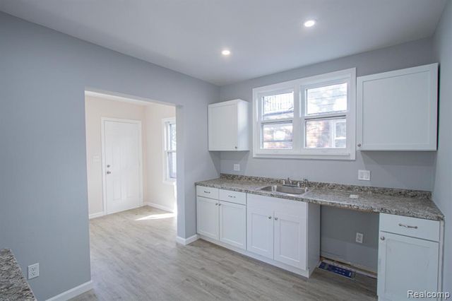 18403 Santa Rosa Drive, Detroit, MI 48221