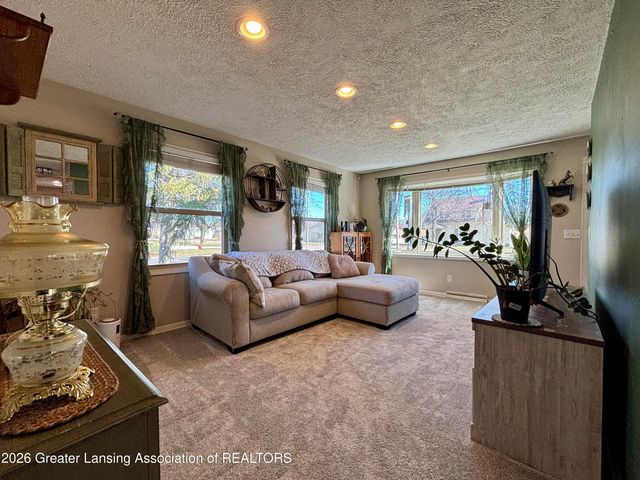 2201 N Aurelius Road, Holt, MI 48842