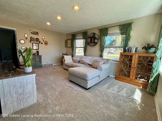 2201 N Aurelius Road, Holt, MI 48842