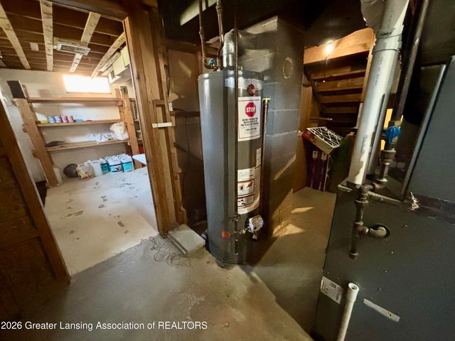 2201 N Aurelius Road, Holt, MI 48842