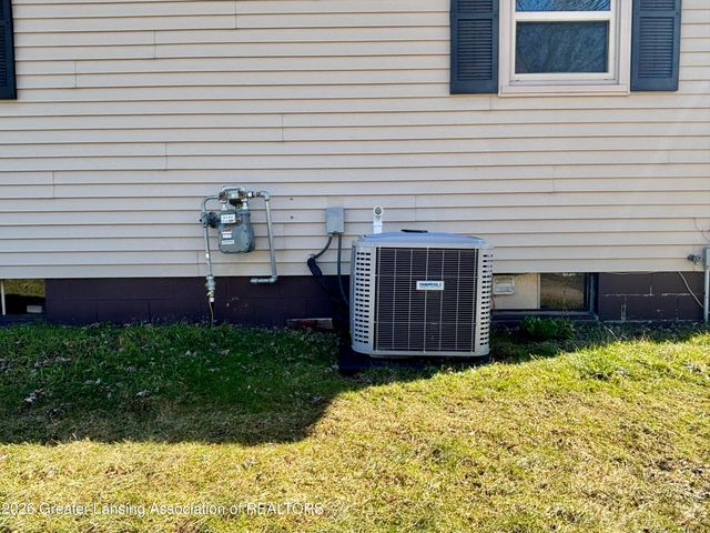 2201 N Aurelius Road, Holt, MI 48842