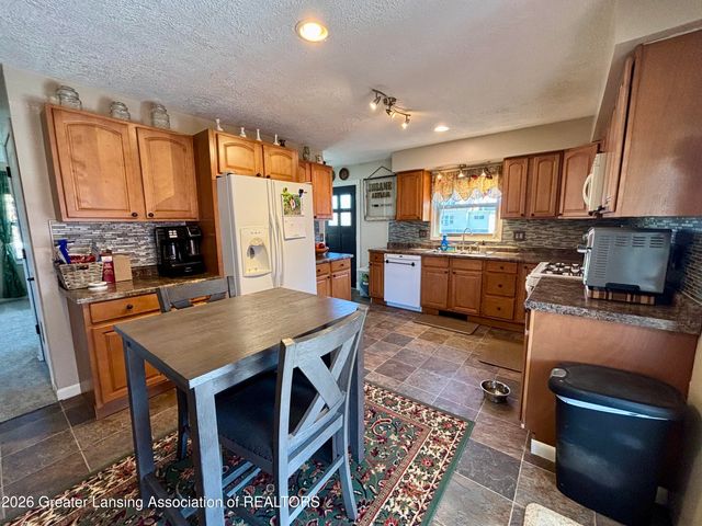 2201 N Aurelius Road, Holt, MI 48842