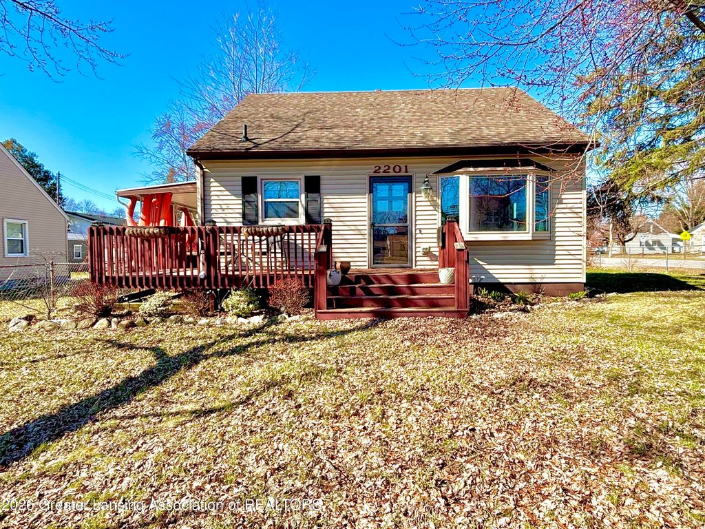 2201 N Aurelius Road, Holt, MI 48842