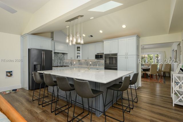 1 Greenwood Dr, Bluffton, SC 29910