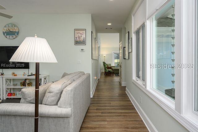 1 Greenwood Dr, Bluffton, SC 29910