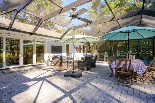 1 Greenwood Dr, Bluffton, SC 29910