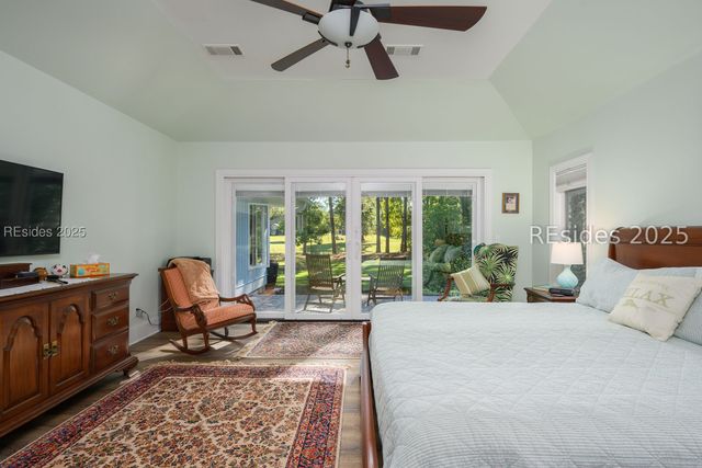 1 Greenwood Dr, Bluffton, SC 29910