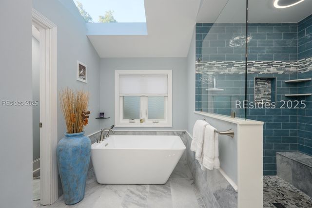 1 Greenwood Dr, Bluffton, SC 29910