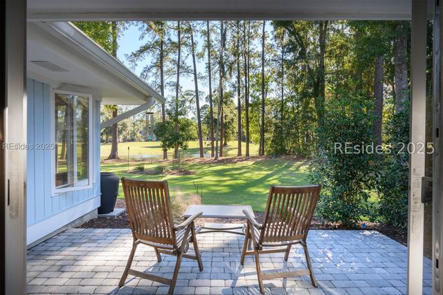 1 Greenwood Dr, Bluffton, SC 29910