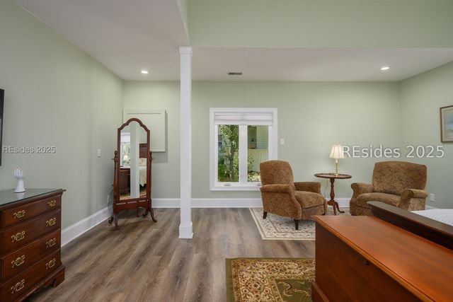 1 Greenwood Dr, Bluffton, SC 29910