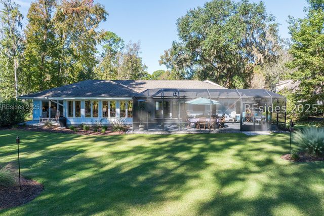 1 Greenwood Dr, Bluffton, SC 29910