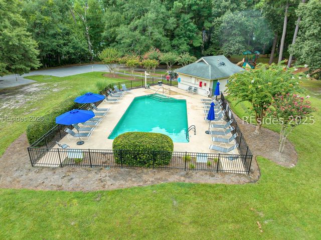 1 Greenwood Dr, Bluffton, SC 29910