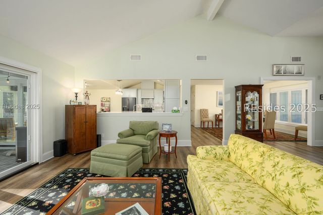 1 Greenwood Dr, Bluffton, SC 29910