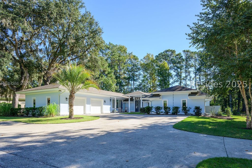 1 Greenwood Dr, Bluffton, SC 29910