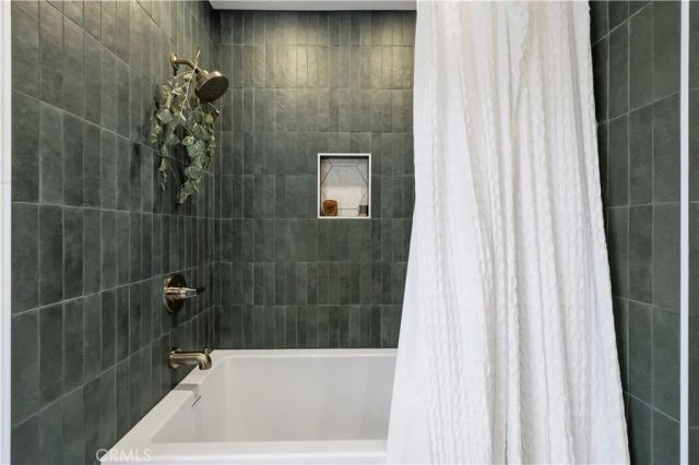 15533 Saddleback Drive, Canyon Country, CA 91387