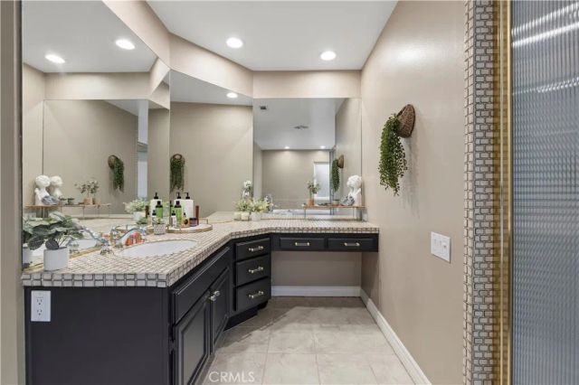 15533 Saddleback Drive, Canyon Country, CA 91387