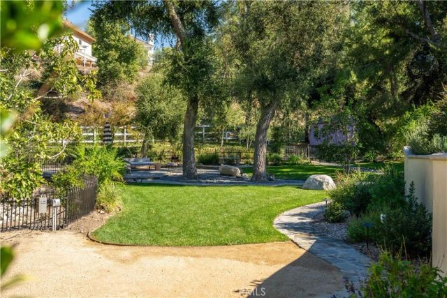 15533 Saddleback Drive, Canyon Country, CA 91387