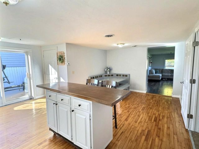 N9017 LAKESHORE DRIVE, Van Dyne, WI 54979