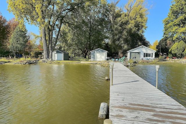 N9017 LAKESHORE DRIVE, Van Dyne, WI 54979