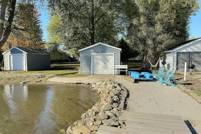 N9017 LAKESHORE DRIVE, Van Dyne, WI 54979