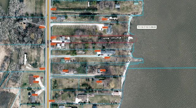 N9017 LAKESHORE DRIVE, Van Dyne, WI 54979
