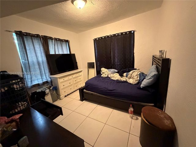 3320 NW 14th Ave, Miami, FL 33142