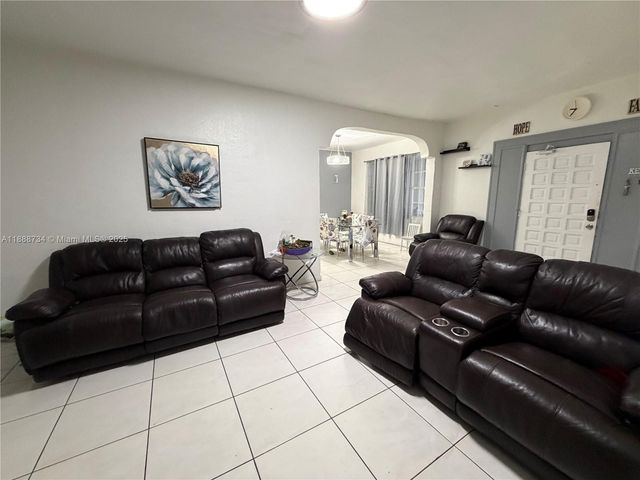 3320 NW 14th Ave, Miami, FL 33142