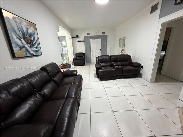 3320 NW 14th Ave, Miami, FL 33142