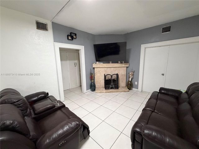 3320 NW 14th Ave, Miami, FL 33142