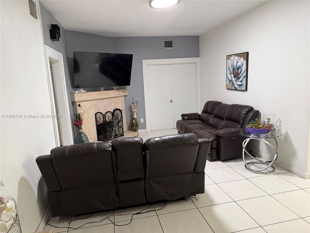 3320 NW 14th Ave, Miami, FL 33142