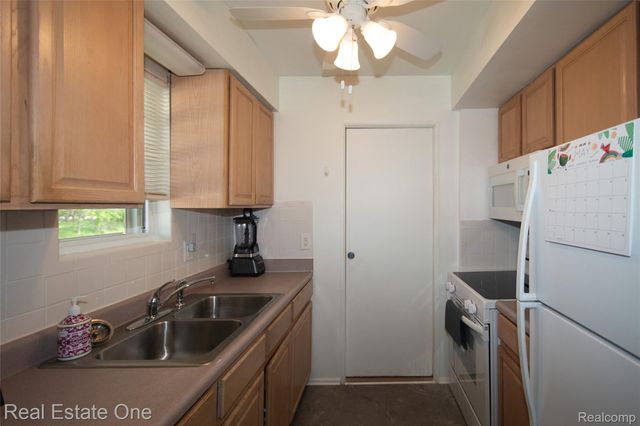 26955 Milford Road Road 24, Lyon Charter Township, MI 48178