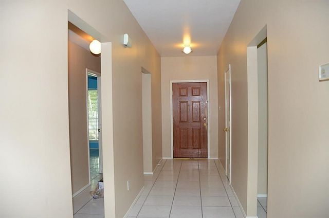 719 Willow West Drive, Houston, TX 77073