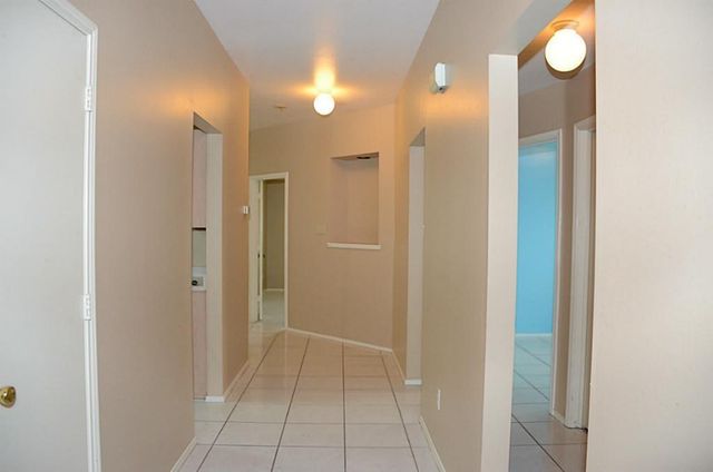 719 Willow West Drive, Houston, TX 77073
