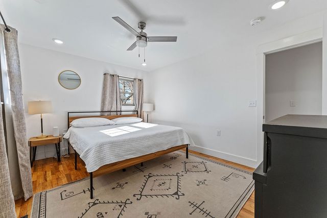 407 NW H Street, Bentonville, AR 72712