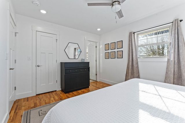 407 NW H Street, Bentonville, AR 72712