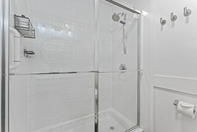 407 NW H Street, Bentonville, AR 72712