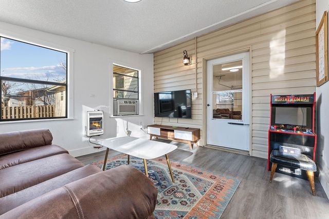 407 NW H Street, Bentonville, AR 72712