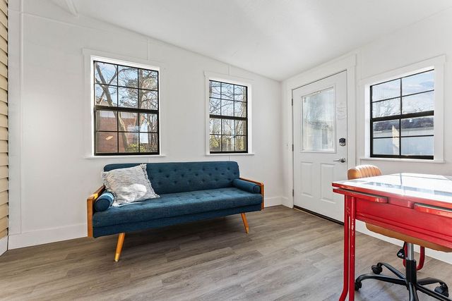 407 NW H Street, Bentonville, AR 72712