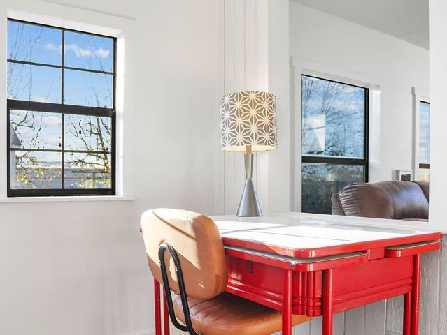 407 NW H Street, Bentonville, AR 72712