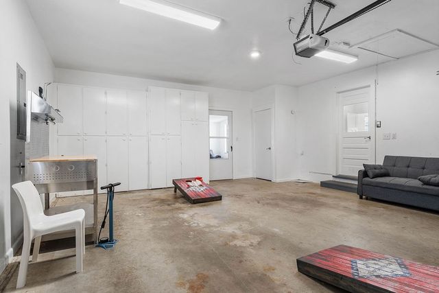 407 NW H Street, Bentonville, AR 72712