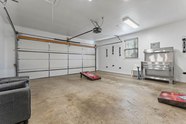 407 NW H Street, Bentonville, AR 72712