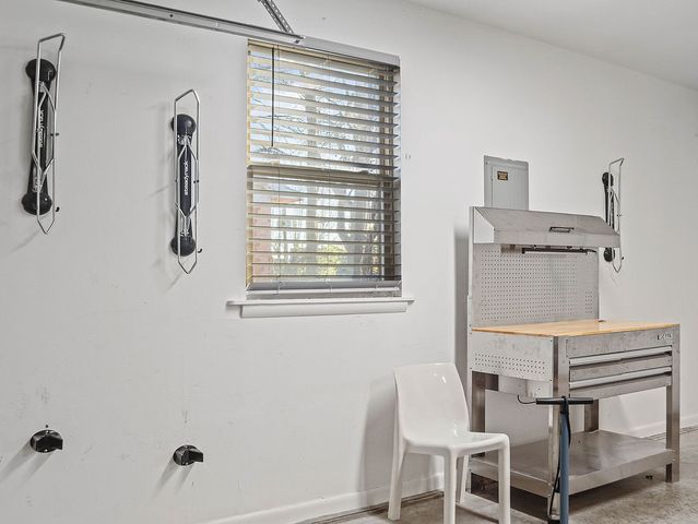 407 NW H Street, Bentonville, AR 72712