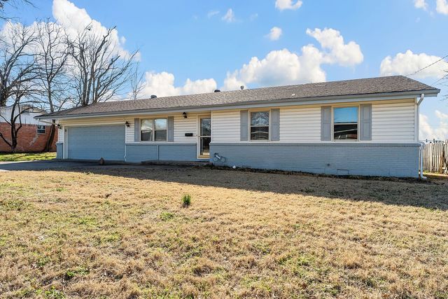 407 NW H Street, Bentonville, AR 72712