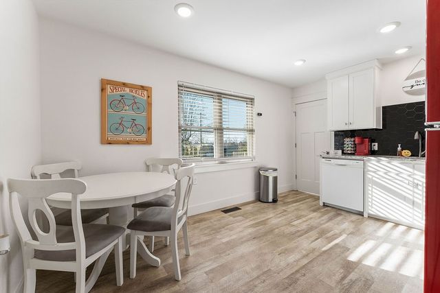 407 NW H Street, Bentonville, AR 72712